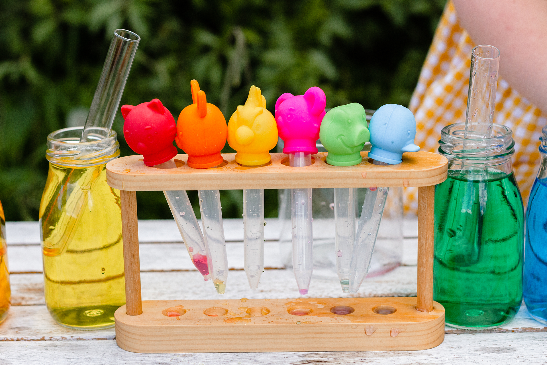 silicone pipettes Aussie animal theme craft and STEAM resource for toddler crafts